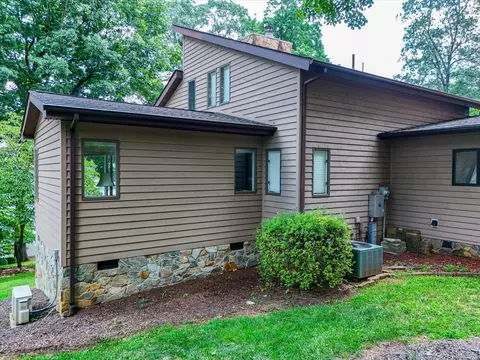 Exterior - 1196 Jefferson Dock Rd, Penhook, VA 24137 photo 4 of 7