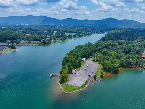 View/Area - 1196 Jefferson Dock Rd, Penhook, VA 24137 photo 11 of 12