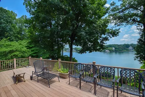 Exterior - 1196 Jefferson Dock Rd, Penhook, VA 24137 photo 6 of 7