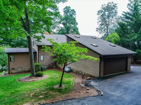 Exterior - 1196 Jefferson Dock Rd, Penhook, VA 24137 photo 2 of 7