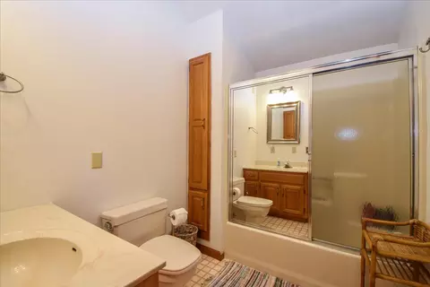 Bath - 1196 Jefferson Dock Rd, Penhook, VA 24137 photo 5 of 8