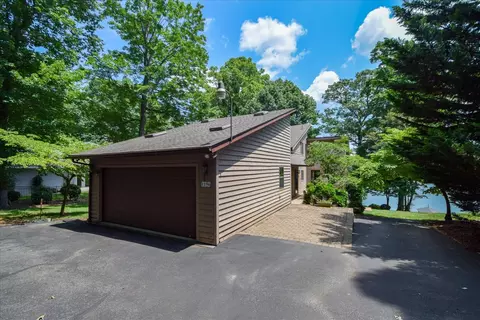 Exterior - 1196 Jefferson Dock Rd, Penhook, VA 24137 photo 1 of 7