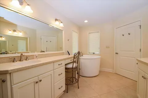 Bath - 1196 Jefferson Dock Rd, Penhook, VA 24137 photo 2 of 8