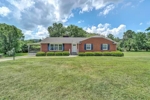 6840 Tinkerdale Rd, Roanoke, VA 24019