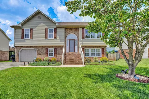 927 Harmon Cir, Roanoke, VA 24019