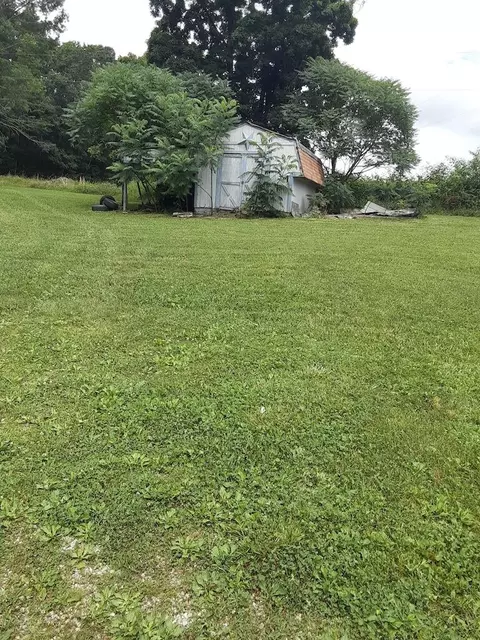 1807 Moore Rd NE, Floyd, VA 24091 photo 2