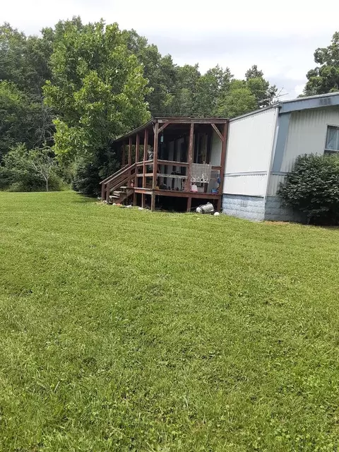 1807 Moore Rd NE, Floyd, VA 24091