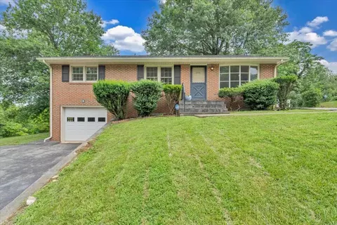 4774 Northwood Dr NW, Roanoke, VA 24017