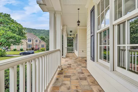 Exterior - 3845 Eagle Crest Dr, Roanoke, VA 24018 photo 7 of 17