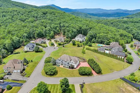View/Area - 3845 Eagle Crest Dr, Roanoke, VA 24018 photo 2 of 12
