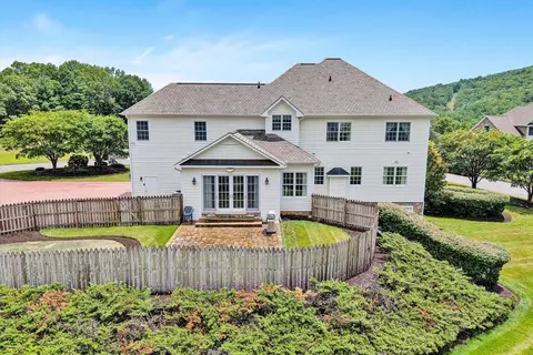 Exterior - 3845 Eagle Crest Dr, Roanoke, VA 24018 photo 13 of 17