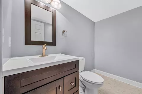 Bath - 3845 Eagle Crest Dr, Roanoke, VA 24018 photo 12 of 13