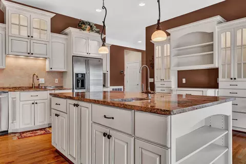 Kitchen - 3845 Eagle Crest Dr, Roanoke, VA 24018 photo 3 of 7
