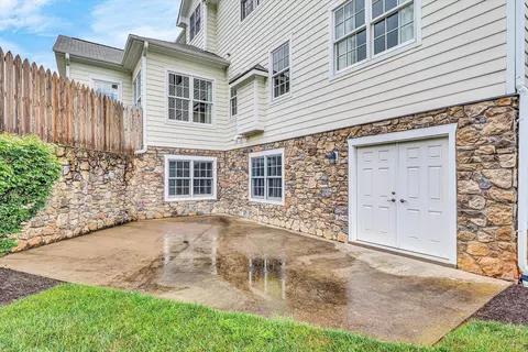 Exterior - 3845 Eagle Crest Dr, Roanoke, VA 24018 photo 16 of 17