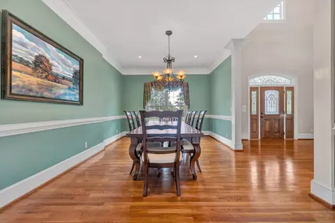 Dining - 3845 Eagle Crest Dr, Roanoke, VA 24018 photo 2 of 2