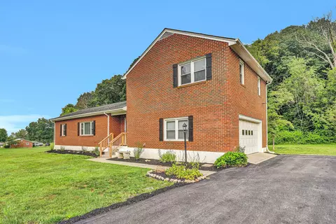 459 Coaling Rd, Troutville, VA 24175
