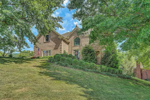 8301 Strathmore Ln, Roanoke, VA 24019