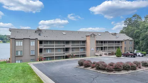 850 Gangplank Rd #317, Moneta, VA 24121