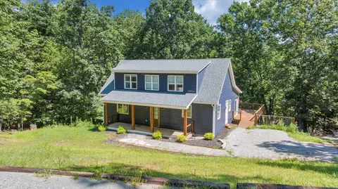 106 Sherwood Dr, Huddleston, VA 24104