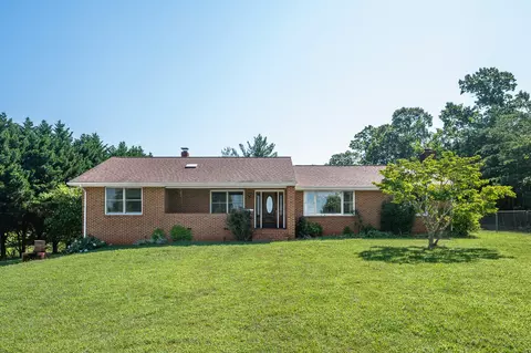 1874 Hales Ford Rd, Moneta, VA 24121