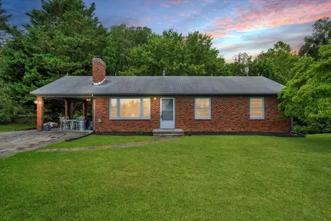 5909 Raintree Rd, Roanoke, VA 24018