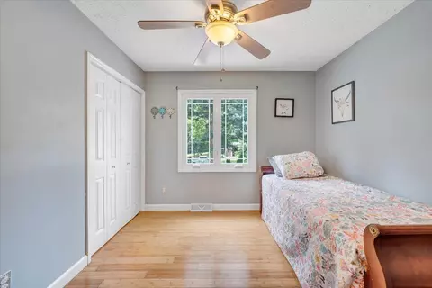 Bedroom - 6796 Charlemont Rd, Goode, VA 24556 photo 4 of 8