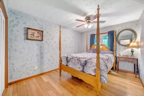 Bedroom - 6796 Charlemont Rd, Goode, VA 24556 photo 5 of 8