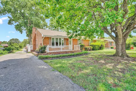 2317 Laura Rd NW, Roanoke, VA 24017