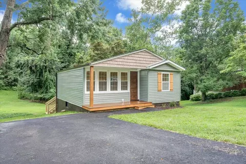 325 Raleigh Ave, Vinton, VA 24179