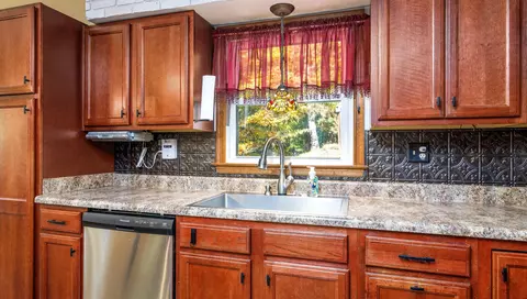 Kitchen - 200 Cascade Dr, Vinton, VA 24179 photo 5 of 9