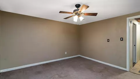 Bedroom - 200 Cascade Dr, Vinton, VA 24179 photo 6 of 9