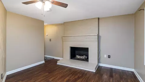 Living - 200 Cascade Dr, Vinton, VA 24179 photo 2 of 2