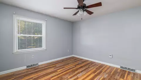 Bedroom - 200 Cascade Dr, Vinton, VA 24179 photo 2 of 9
