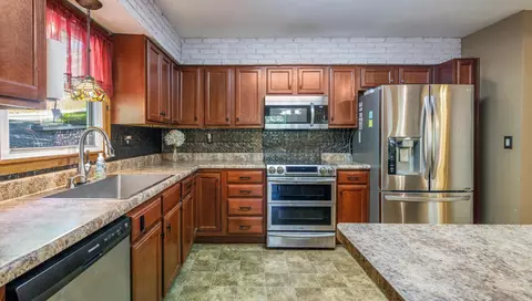Kitchen - 200 Cascade Dr, Vinton, VA 24179 photo 2 of 9