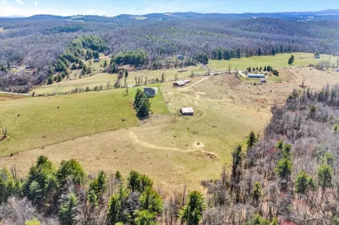 879 Stuart Rd SE, Copper Hill, VA 24079 photo 9