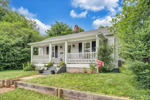 1013 Madison St, Bedford, VA 24523