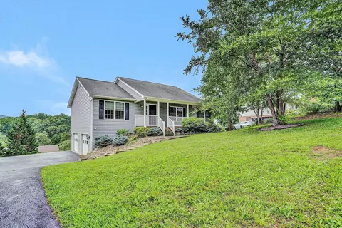 65 Timberline Dr, Blue Ridge, VA 24064
