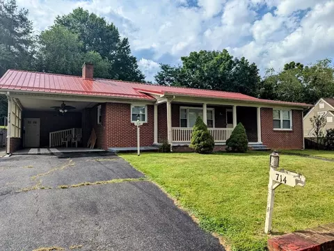714 Glendale Rd, Galax, VA 24333