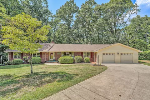 1901 Cantle Ln, Roanoke, VA 24018