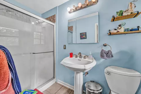 Bath - 36 Pineview Dr, Hardy, VA 24101 photo 2 of 3