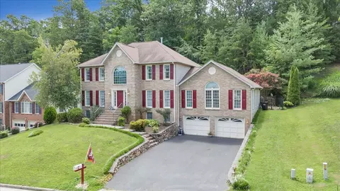 Exterior - 2156 Stone Mill Dr, Salem, VA 24153 photo 10 of 10