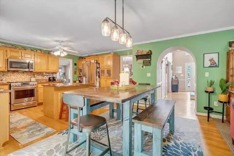 Dining - 2156 Stone Mill Dr, Salem, VA 24153 photo 5 of 6