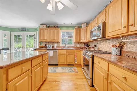 Kitchen - 2156 Stone Mill Dr, Salem, VA 24153 photo 3 of 5