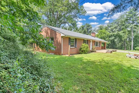 1740 W Lynchburg Salem Tpke, Bedford, VA 24523