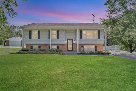 1331 Rainbow Forest Dr, Troutville, VA 24175