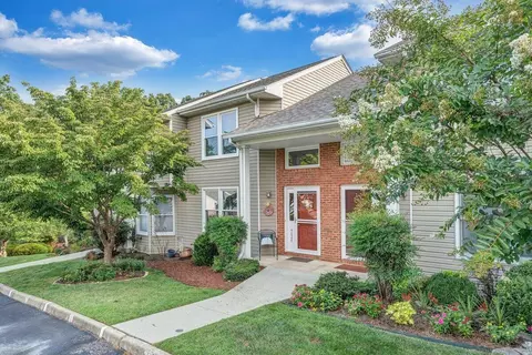 4624 Mill View Ct, Roanoke, VA 24018