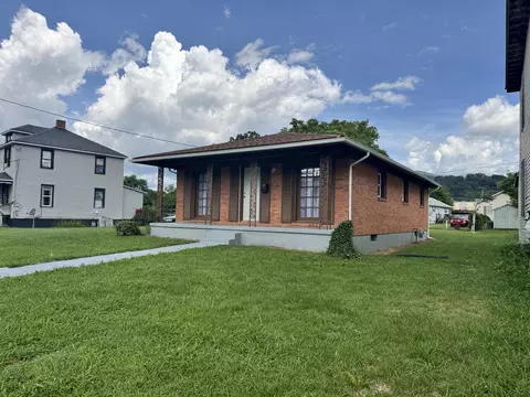 327 S Lexington Ave, Covington, VA 24426
