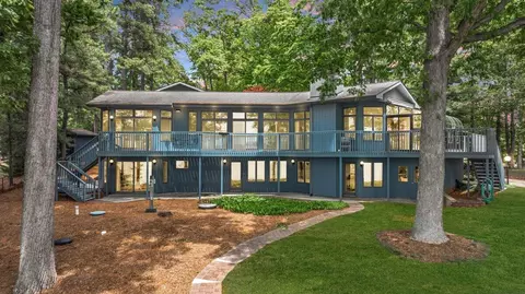 230 Lee Dr, Huddleston, VA 24104