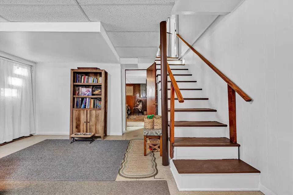 Entry Way - 1313 Vivian Ave, Roanoke, VA 24019 photo 2 of 2