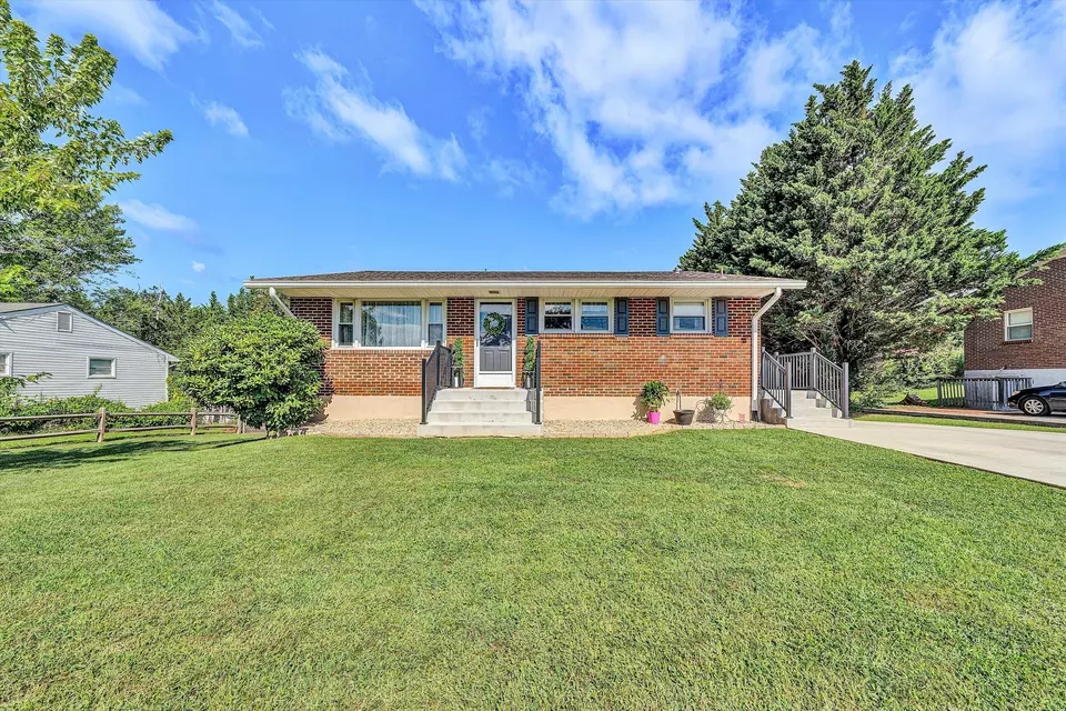 Exterior - 1313 Vivian Ave, Roanoke, VA 24019 photo 13 of 13
